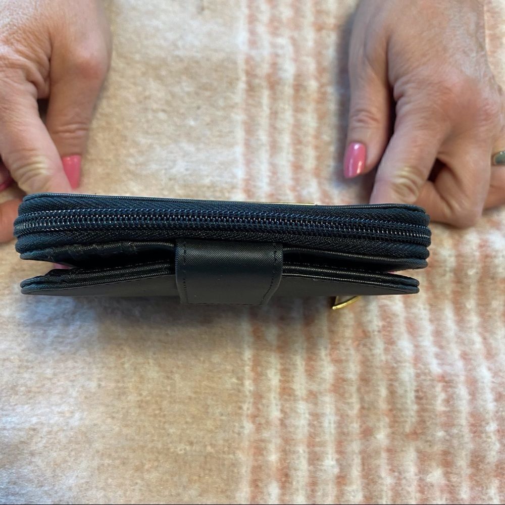 Victoria’s Secret Black Nylon Zip Around Wallet - Picture 7 of 9